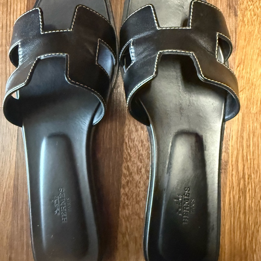 Hermes Oran Black Leather Sandals